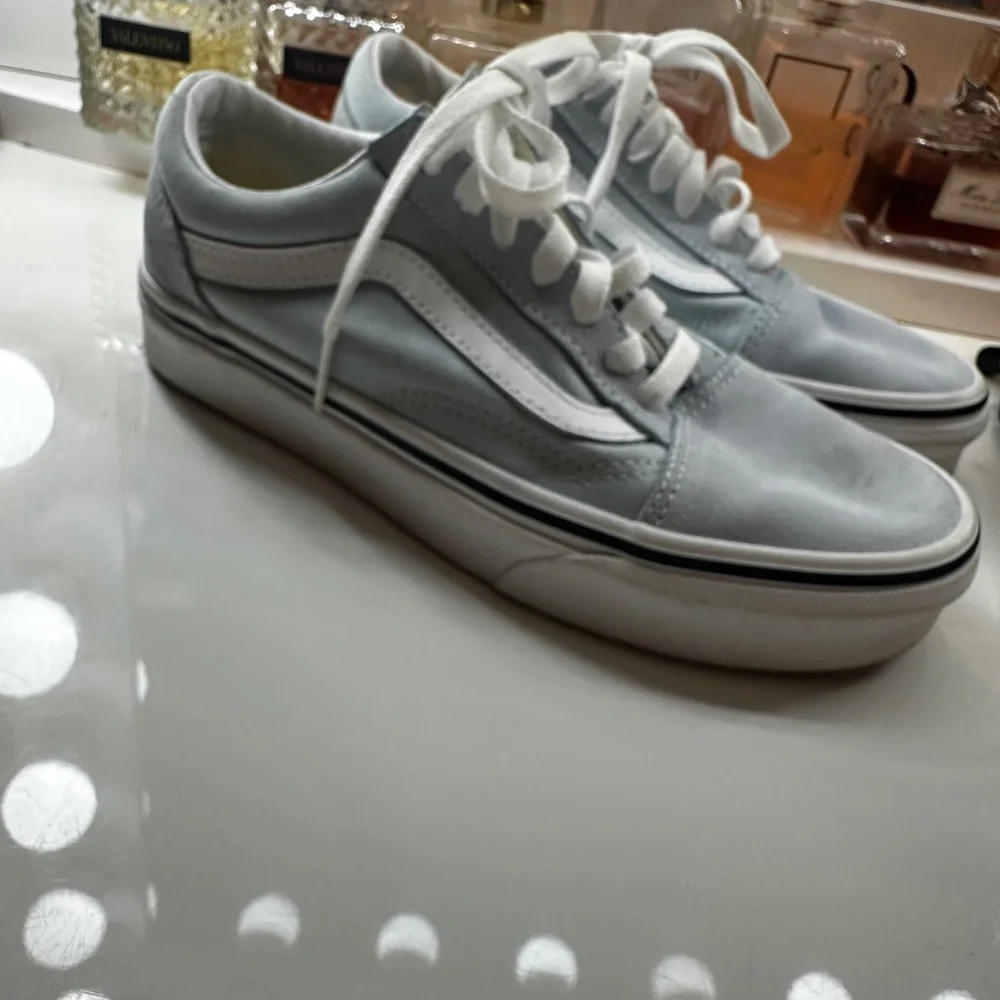 Vans - Picture 3 of 3